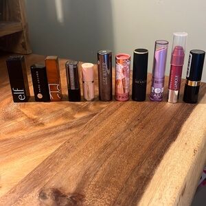 11 Lipsticks • Bundled Together